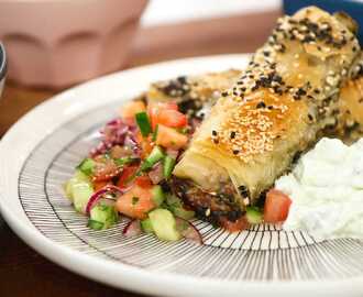 Börek - frasig filodegspaj med spenat och feta