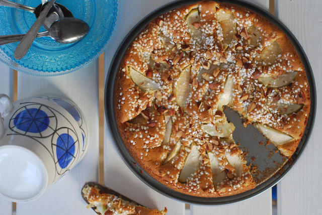 fredagsfika: kardemummakaka med äpple