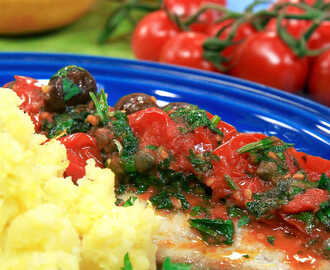 Ugnsbakad sej med tomat-, kapris- och olivsås och pressad citronpotatis