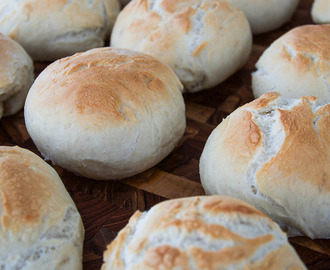 Enkla frallor – Recept på lättbakat bröd