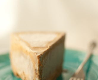 Frusen Mascarpone och Dulce de leche cheesecake