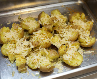Parmesangratinerad Krossad potatis