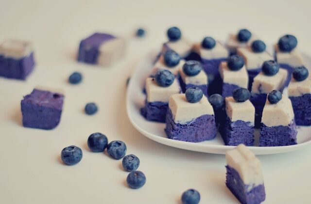 Blueberry & Vanilla cashew fudge