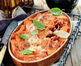 Ugnsbakad rigatoni med tomat och mozzarella