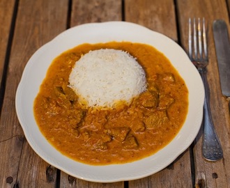 Indisk curry med naanbröd
