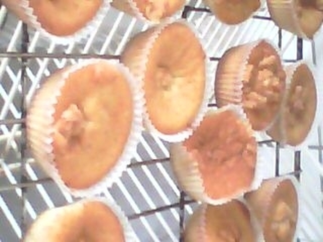 Vanilj och marsipan cupcakes med choklad& apelsin frosting