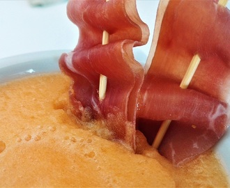 Gelo di melone con prosciutto crudo croccante