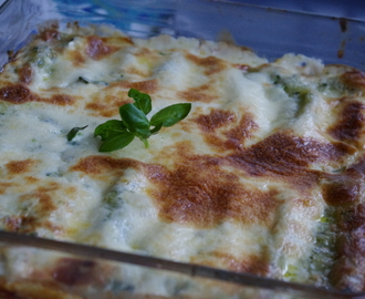 Cannelloni med spenat, basilika och vitlök.