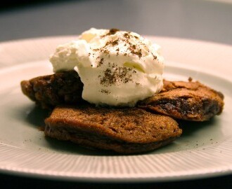 Lyxiga efterättspannkakor med banan och choklad