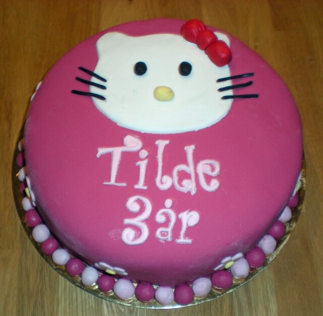 Hello Kitty tårta till Tilde