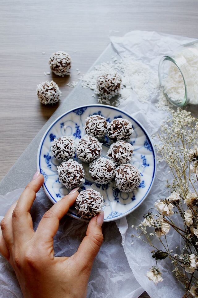 Homemade Swedish Chocolate Balls - Vegan & Sugar Free