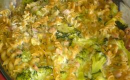 Gratäng med brokoli och skinka mm