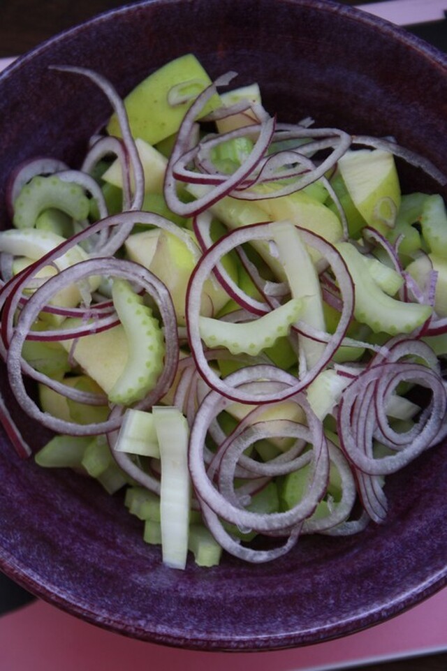 SOMMARSALLAD TILL GRILLAT