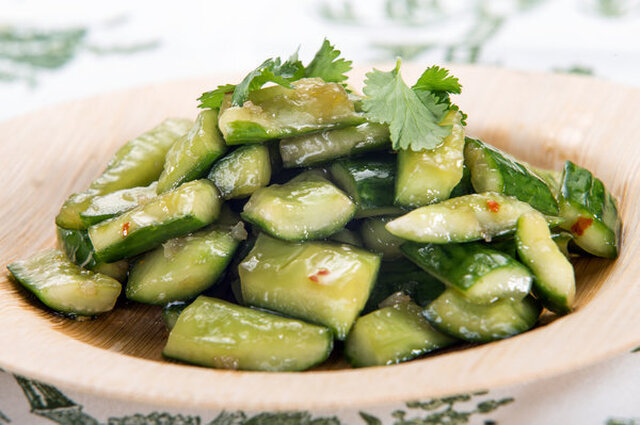 Chinese Smashed Cucumbers With Sesame Oil and Garlic