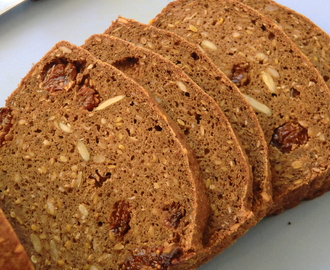 Glutenfritt surdegsformbröd med teffmjöl och durramjöl