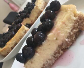 Bakad vaniljcheesecake med marinerade blåbär