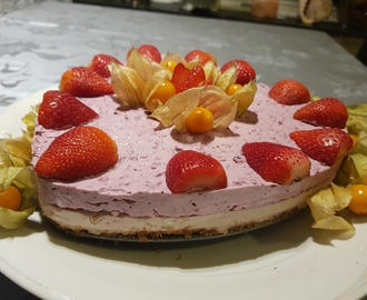 Blåbär/Hallon Pannacottacheesecake