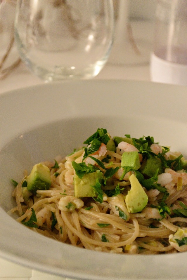 Räkpasta med avokado och lime