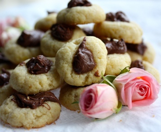 Mini Nutella Thumbprint Cookies – Mini Nutella Kakor