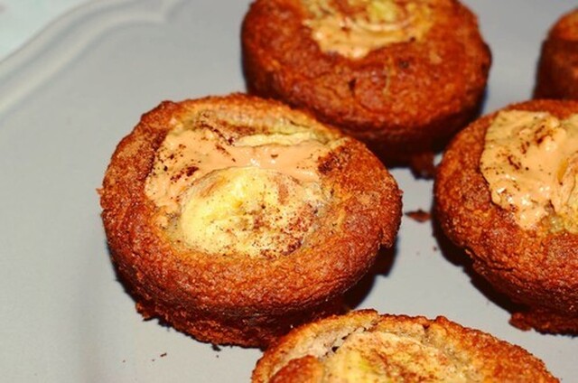 Glutenfria muffins med banan och jordnötssmör!
