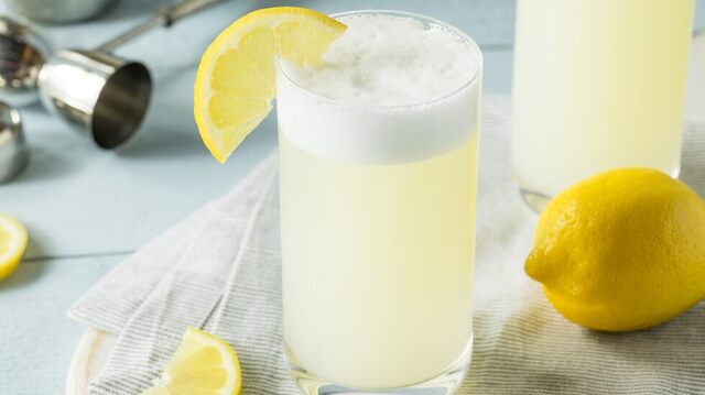 Gin Fizz – recept på en klassisk drink med citron