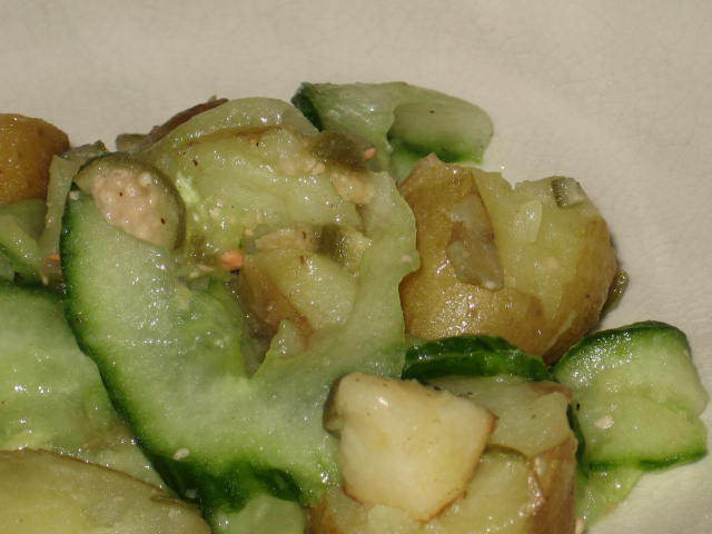 Potatissallad med gurka och kapris