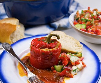 Fyllda paprikor i tomatsås - ZEINAS KITCHEN