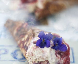Cheesecakeglass med jordgubbsrippel