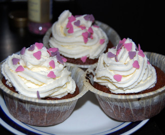 Cupcakes med vit choklad och mascarponekräm