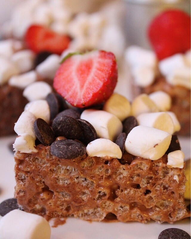 Hot chocolate krispie treats