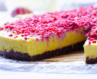 Raw citroncheesecake med browniebotten