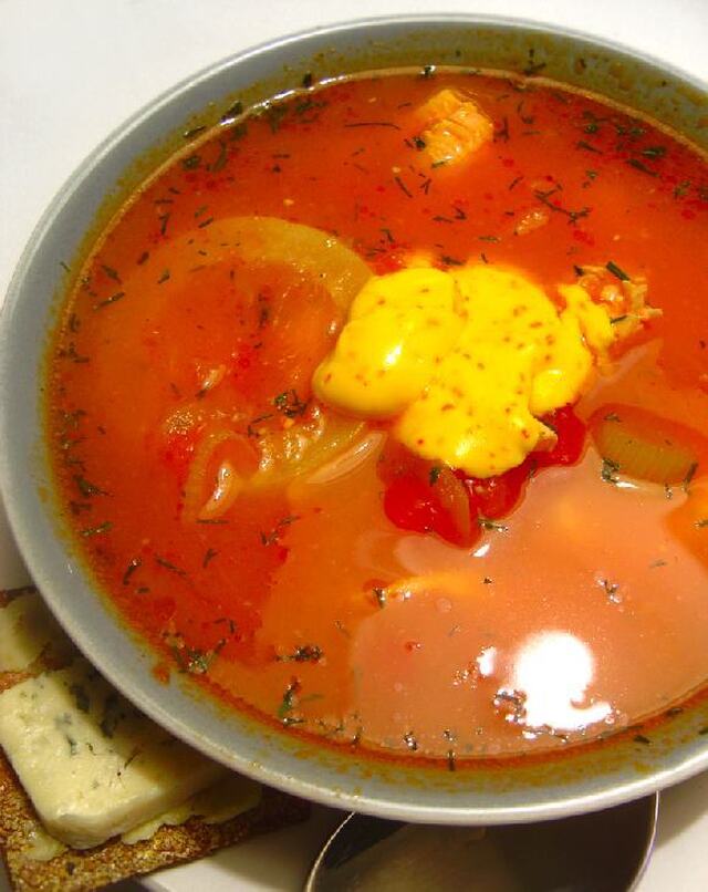 Fisksoppa med fänkål & saffransaioli