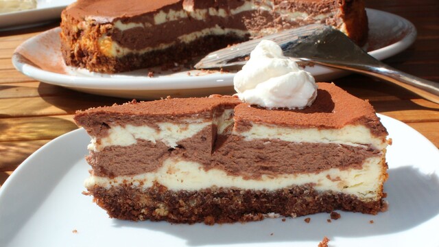 Chocolate swirl cheesecake