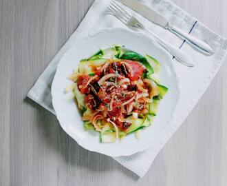 Meat Free Monday: Zucchini Pasta with Italian Tomato Sauce