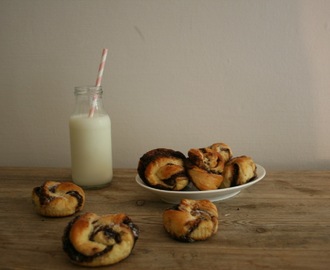 BULLAR MED CHOKLAD OCH KARDEMUMMA