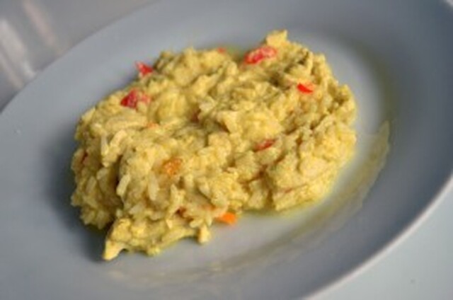 RECEPT: currykryddad kycklinggryta med grönsaker och lök med ris
