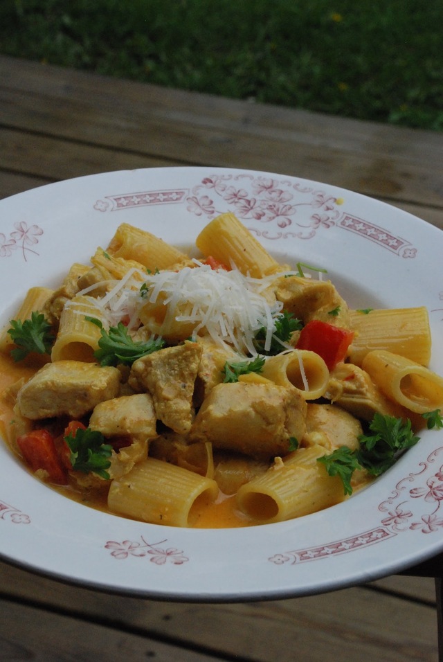 Kyckling med pasta och curry