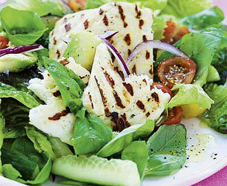 Grillad halloumi med sallad