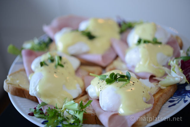 Eggs Benedict