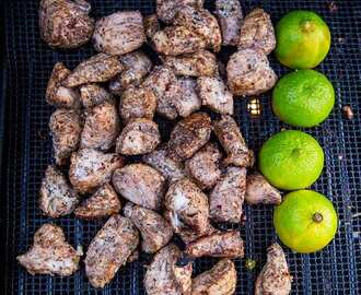 Jamaican jerk chicken med sötpotatis och stekt banan