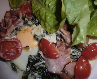 Gräddig grönkålspanna med skinka och ägg - lättlagad lunch på LCHF-vis
