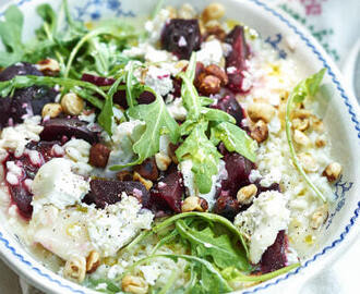 Risotto med rödbetor, chèvre och rostade hasselnötter