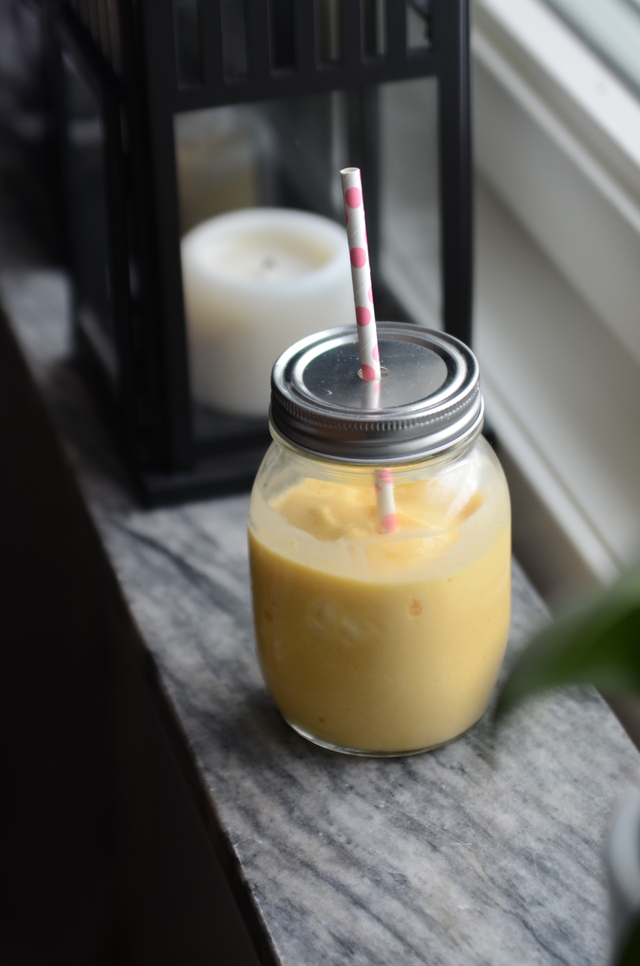 Smoothie med mango och apelsin