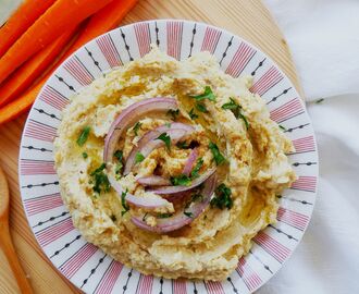 Lebanese Hummus served with Carrot & Cucumber Sticks