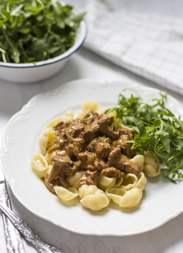 Creamy chanterelle mushroom pasta