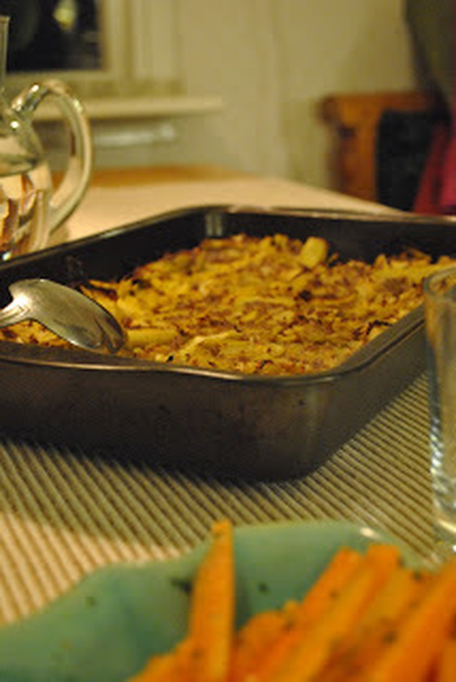 Köttfärsgratäng med vitkål och curry.