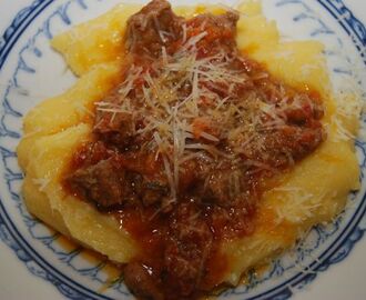 Polenta med fläskragu