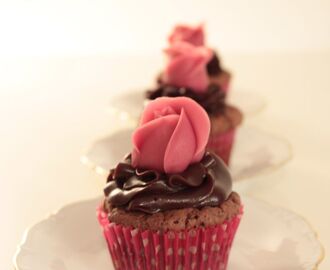 Raspberry chocolate cupcakes