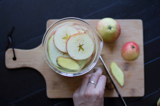 Sockerfri äppeldryck – som inte behöver kokas.