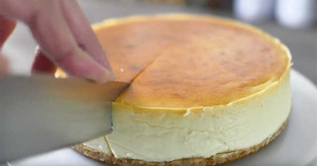 Denna cheesecake gör dundersuccé på nätet – när jag ser ingredienserna förstår jag varför